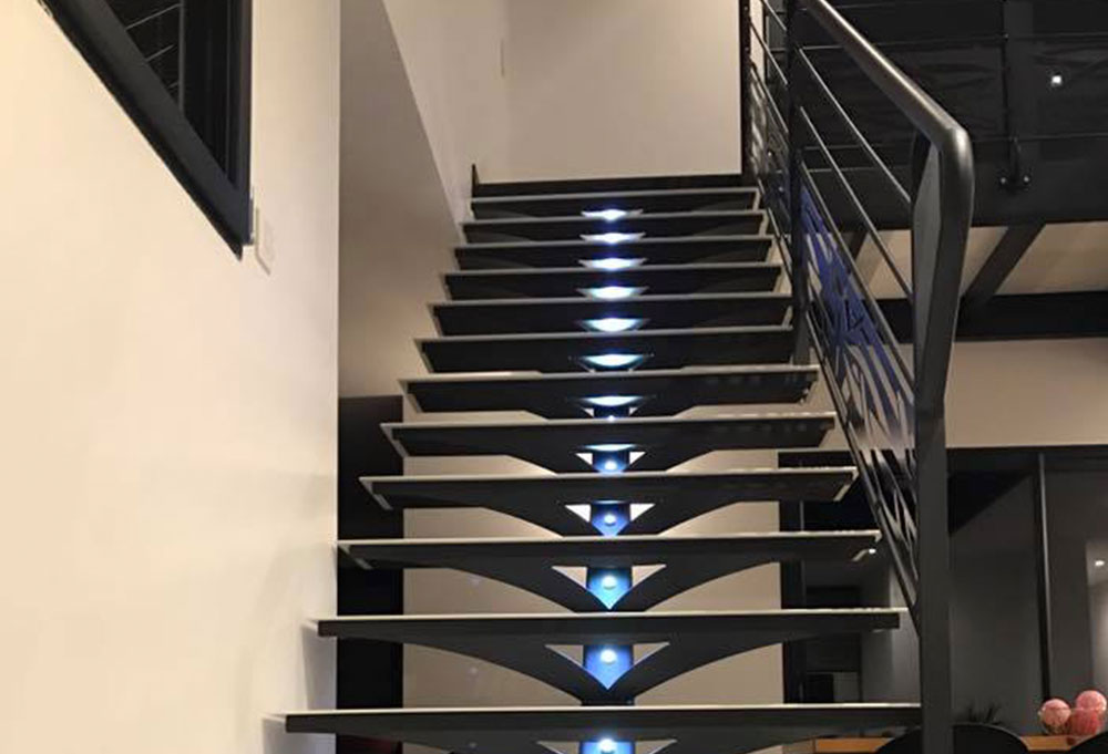 Garde corps acier pour escalier à LED